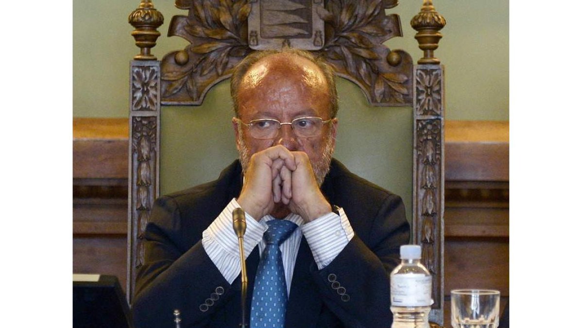 El alcalde de Valladolid, en un pleno el pasado mes de julio.