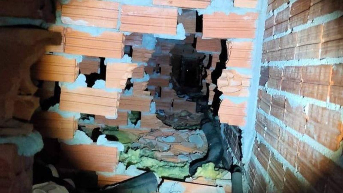 Una agresión sexual destapó un zulo con cuatro chicas. DL