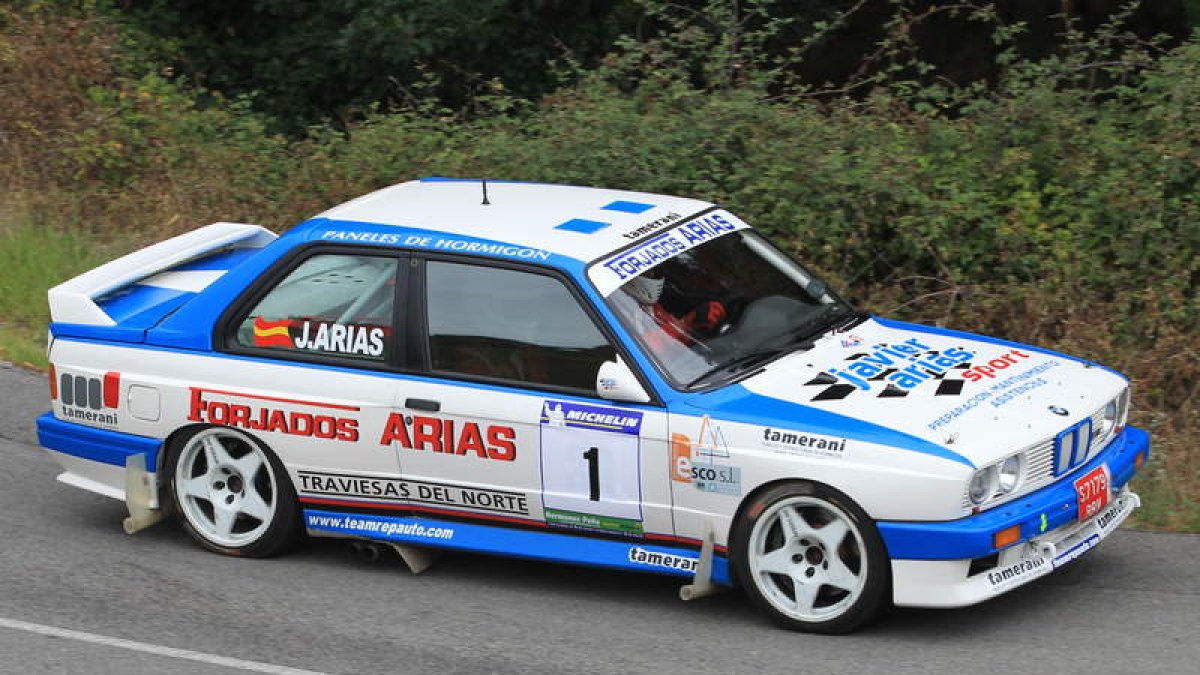 El BMW de Arias siempre da su mejor medida en Toreno.