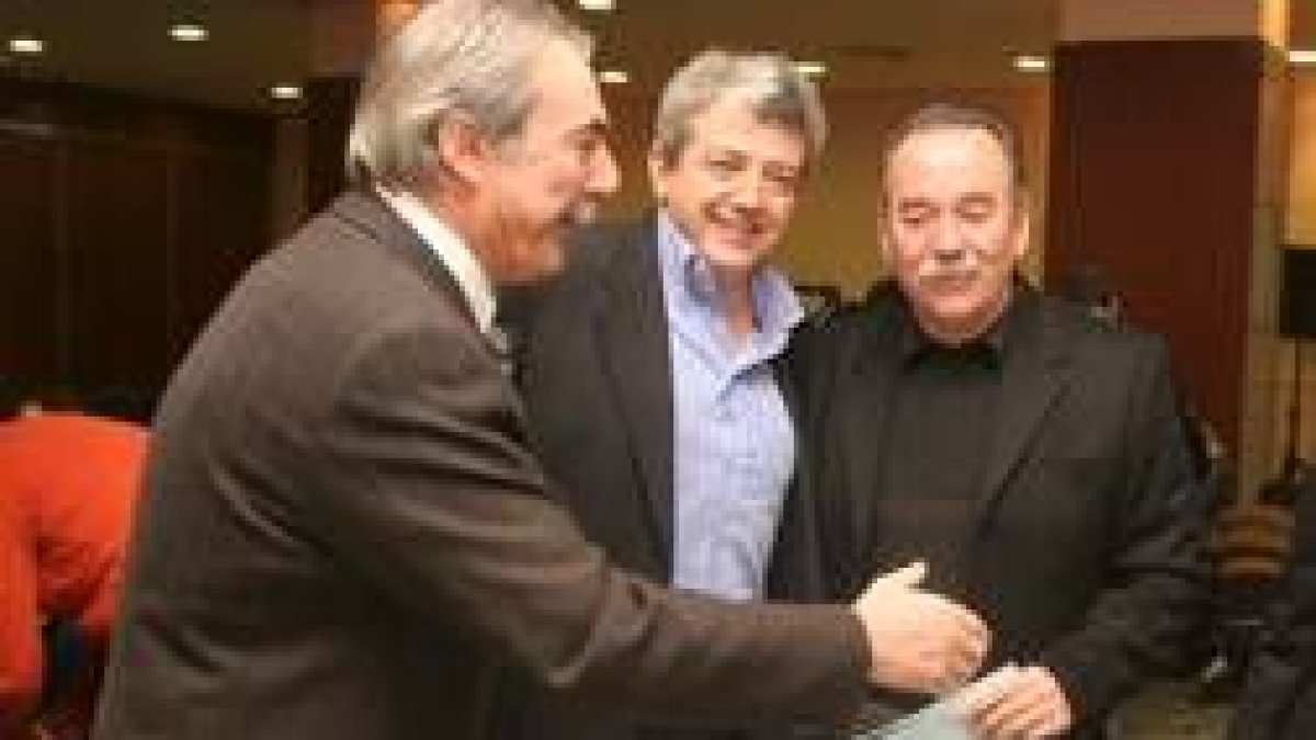 Canedo y Miguel Martínez, con Saavedra en una imagen de archivo