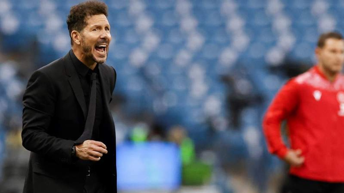 Simeone busca un triunfo que le dé el pase a cuartos, una ronda que se le resiste. JULIO MUNOZ