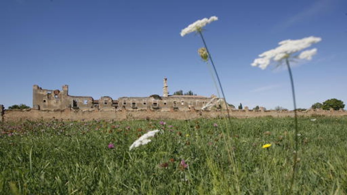 El Monasterio de Sandoval, antigua parada de peregrinos en el Camino de Santiago.