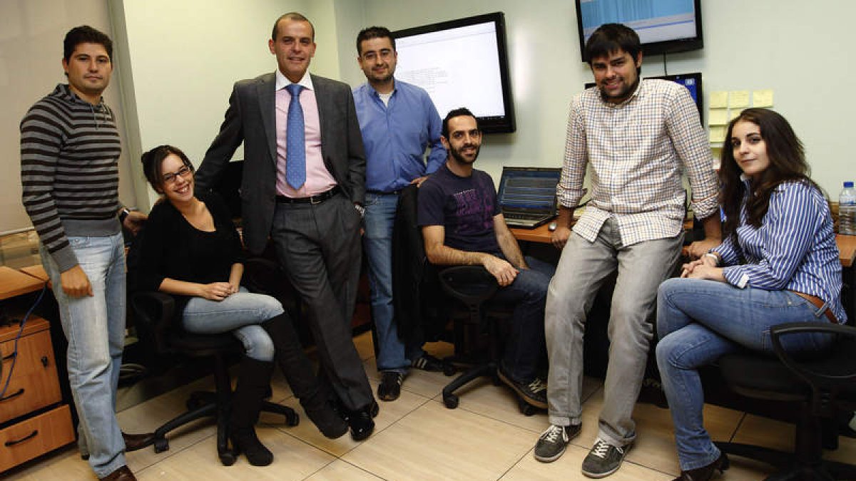 José Javier Chamorro, con parte de su equipo en Centum.