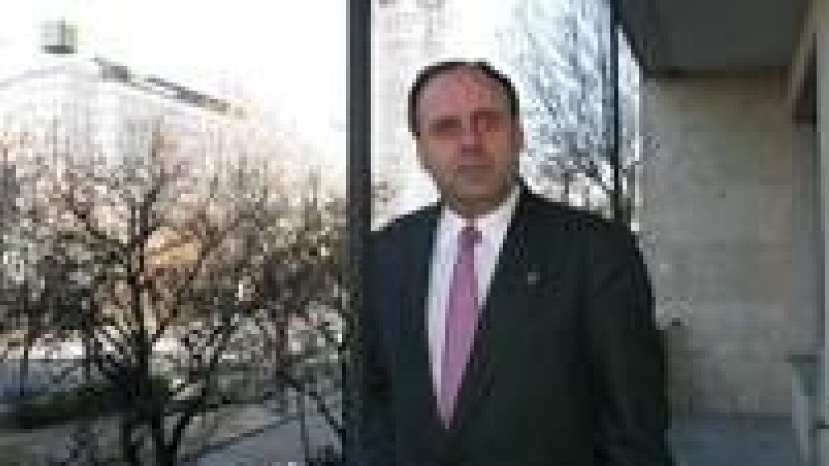 José Rafael Álvarez quiere impulsar aún más el programa de actividades de la Casa de León en Madrid