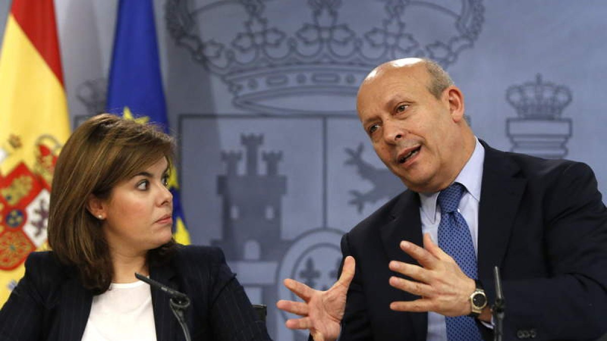 La vicepresidenta, Soraya Sáenz de Santamaría, y el ministro de Cultura, José Ignacio Wert.