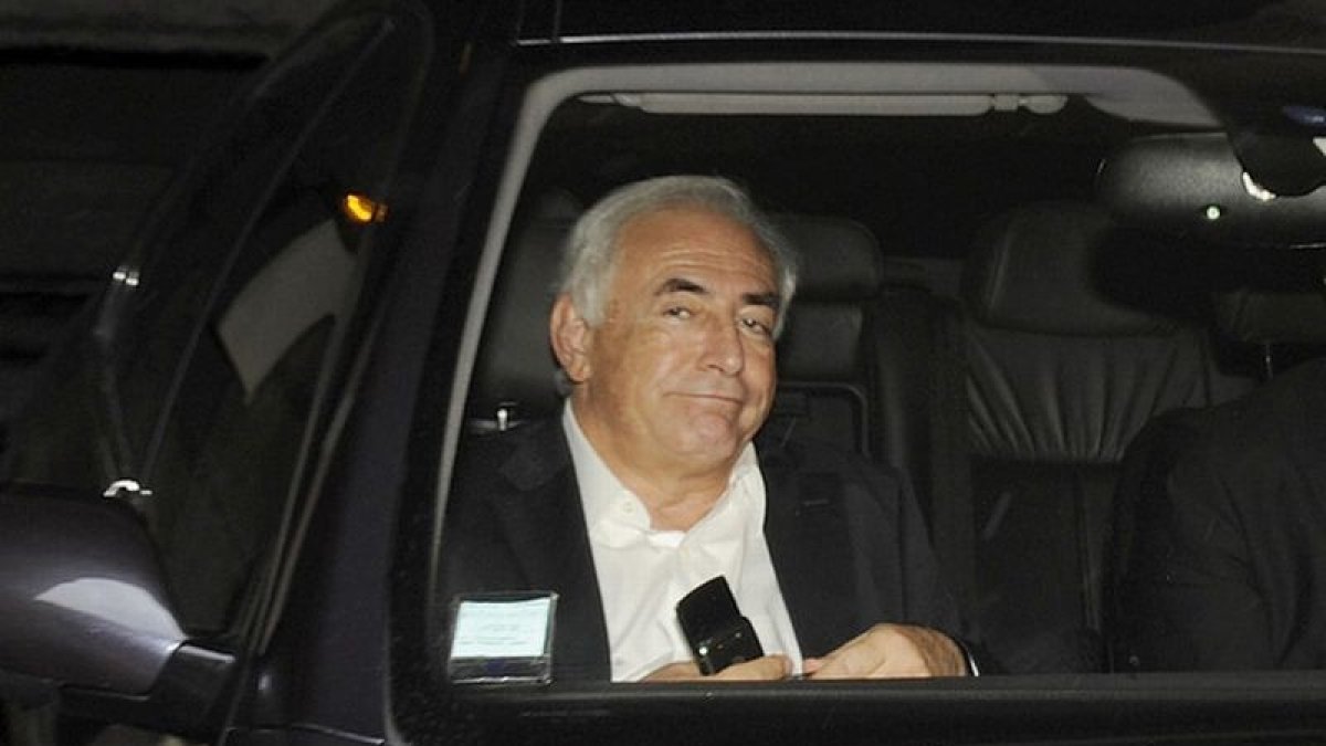 Strauss-Kahn, tras abandonar su apartamento en París, el pasado lunes.