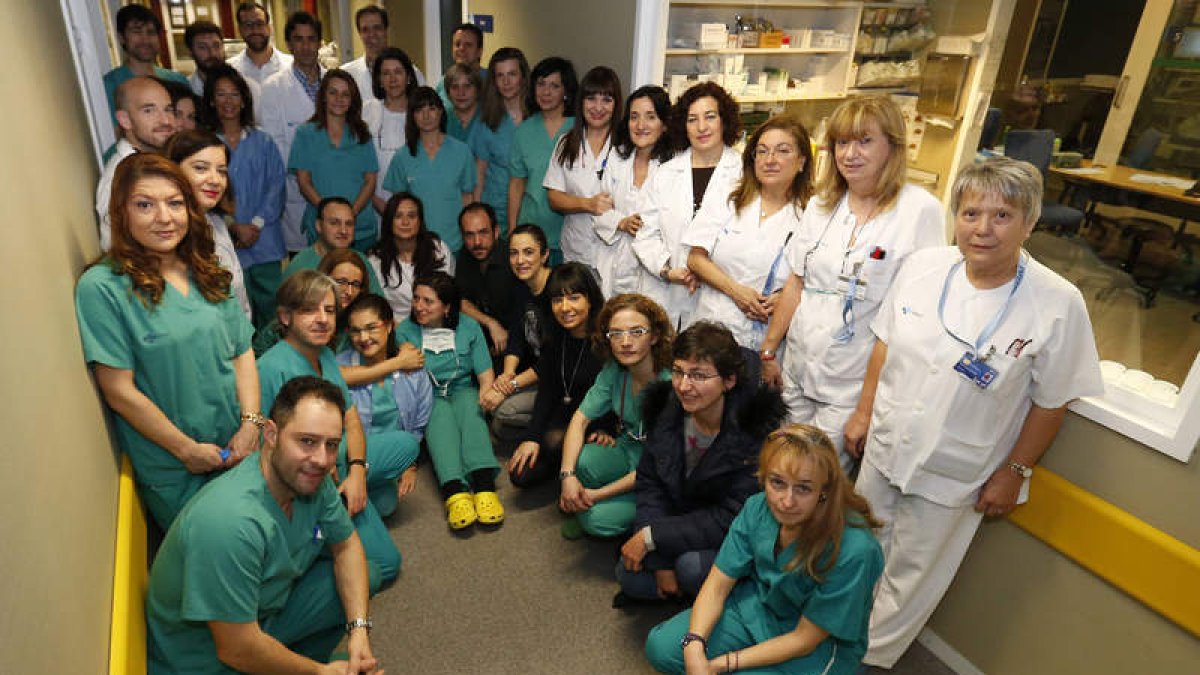 El equipo complejo del servicio de Cirugía Cardiaca del Hospital de León cuyo trabajo ha sido reconocido por la Organización Mundial de la Salud. ramiro