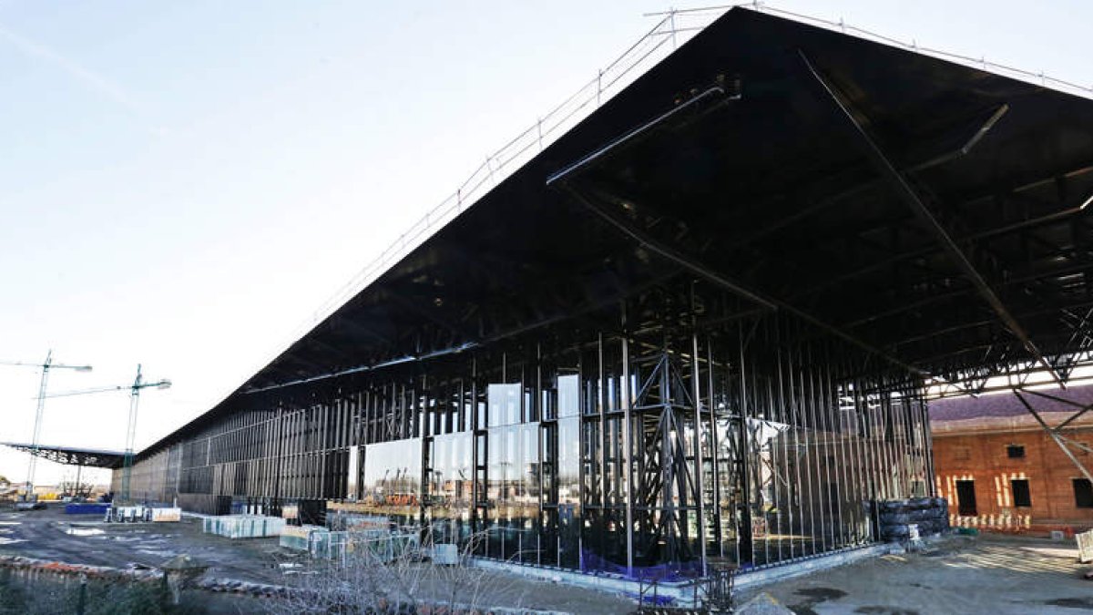 Aspecto que presentaban, ayer, las obras del Palacio de Congresos y Exposiciones de León