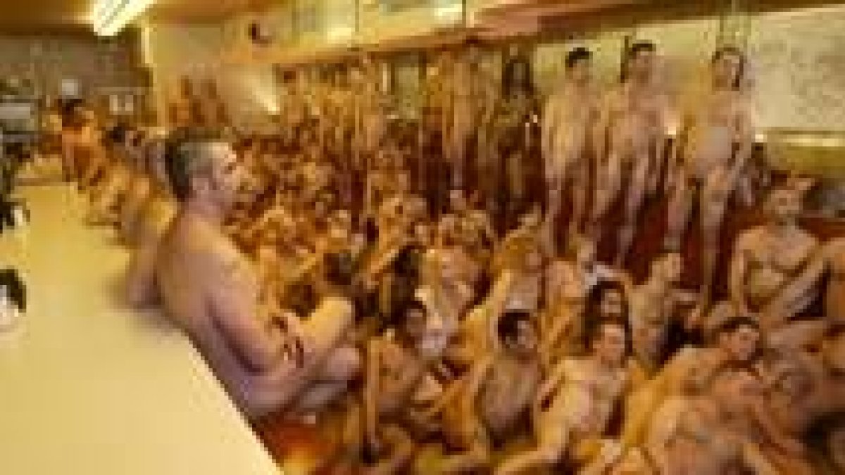 La última instalación de Tunick se desarrolló en Nueva York con seropositivos