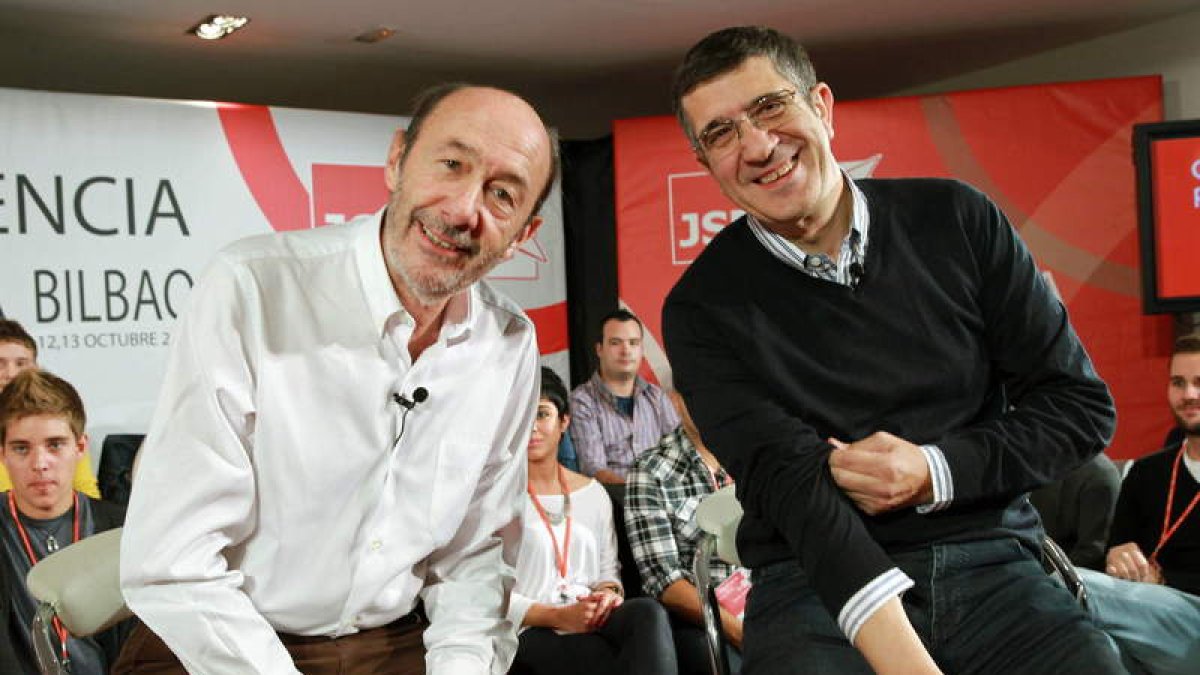 Rubalcaba y Patxi López ayer, en Bilbao.