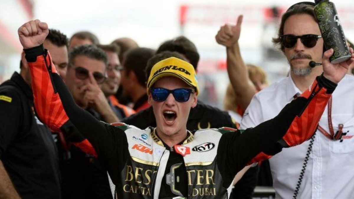 Jaume Masiá (KTM) celebra la primera victoria de su vida en el Mundial, hoy, en Argentina.