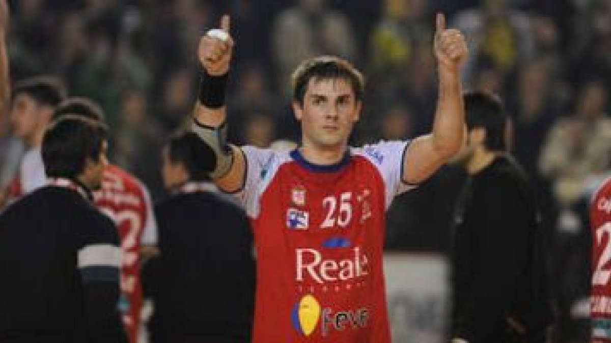 El central serbio Dalibor Cutura aguarda con muchos deseos de ganar ante el Barcelona