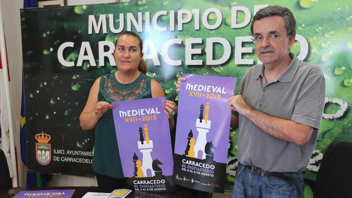 La concejala de Cultura, Díaz y Fernández presentan el programa del Medieval 2015.