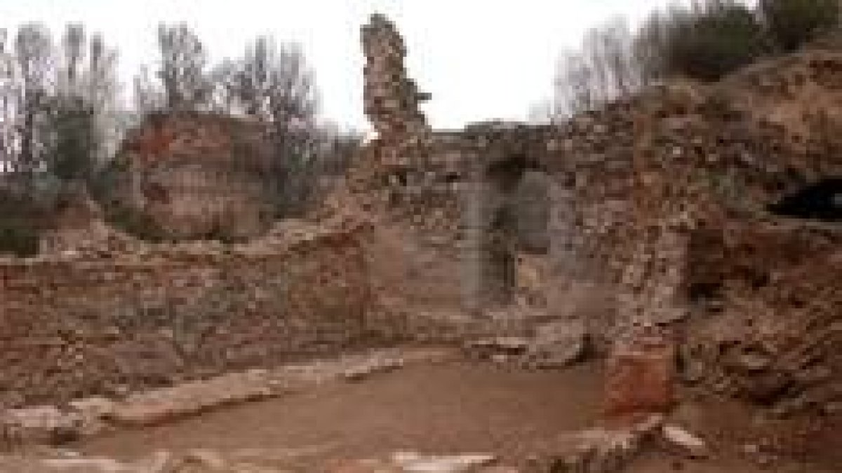Una de las dependencias que, junto al claustro, se han limpiado en la última actuación en el recinto