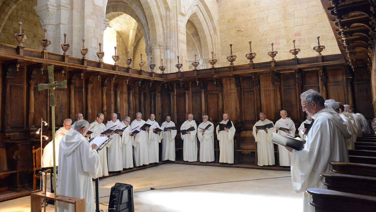 El primero de los recitales previstos tuvo lugar el domingo en el montasterio de Santoval.