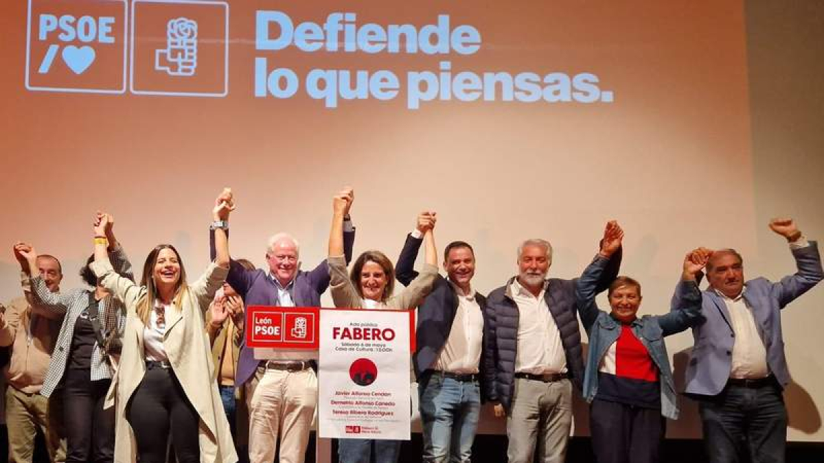La ministra Teresa Ribera, ayer con Demetrio Alfonso al presentar la candidatura de Fabero. ANA F. BARREDO