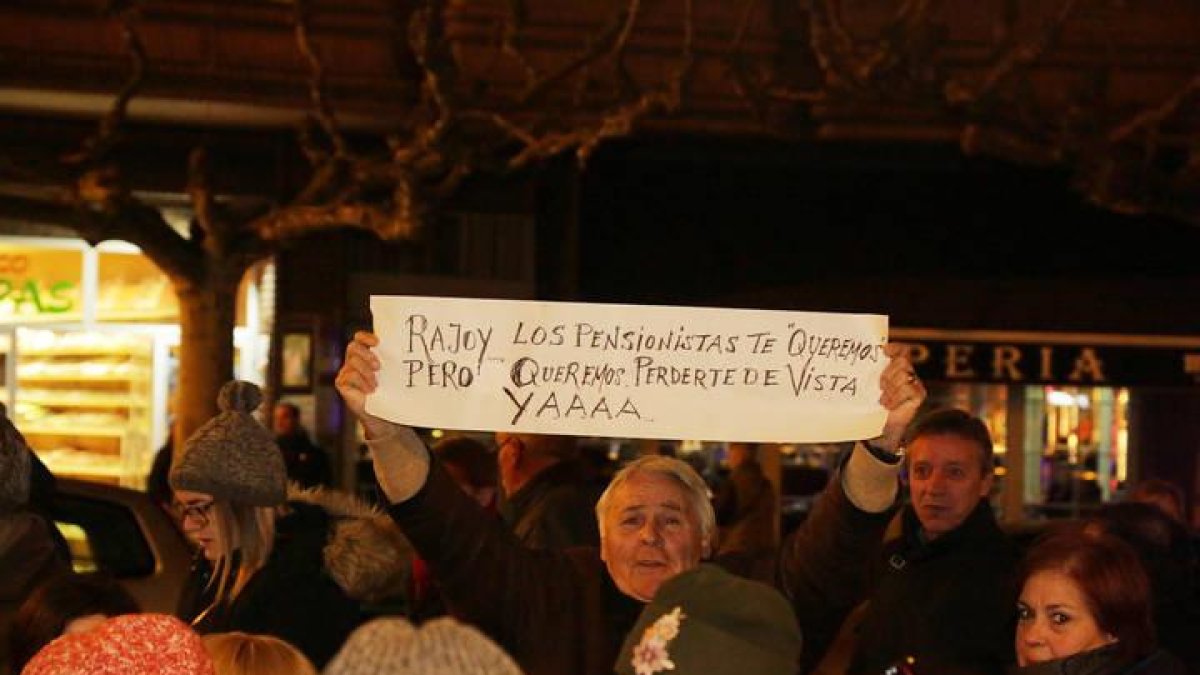 Cientos de personas reclamaron unas pensiones dignas