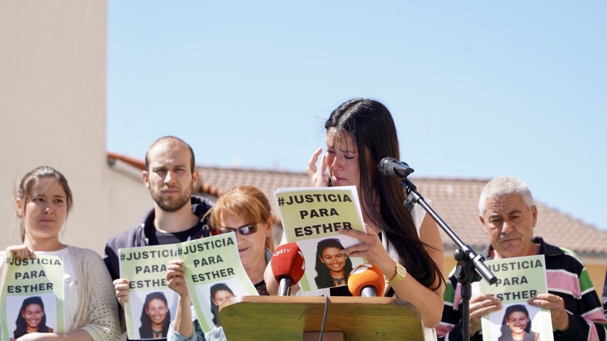 Concentración ciudadana en Traspinedo (Valladolid) en recuerdo de Esther López y para pedir justicia. LETIZIA PÉREZ