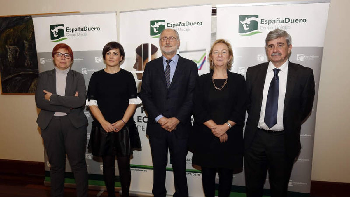 Felisa Becerra, Margarita Serna, José Miguel Fernández, Luisa Lombardero y García Marín. MARCIANO