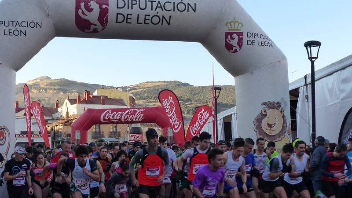 Los favoritos tomaron posiciones desde la salida. CARMEN VIÑUELA