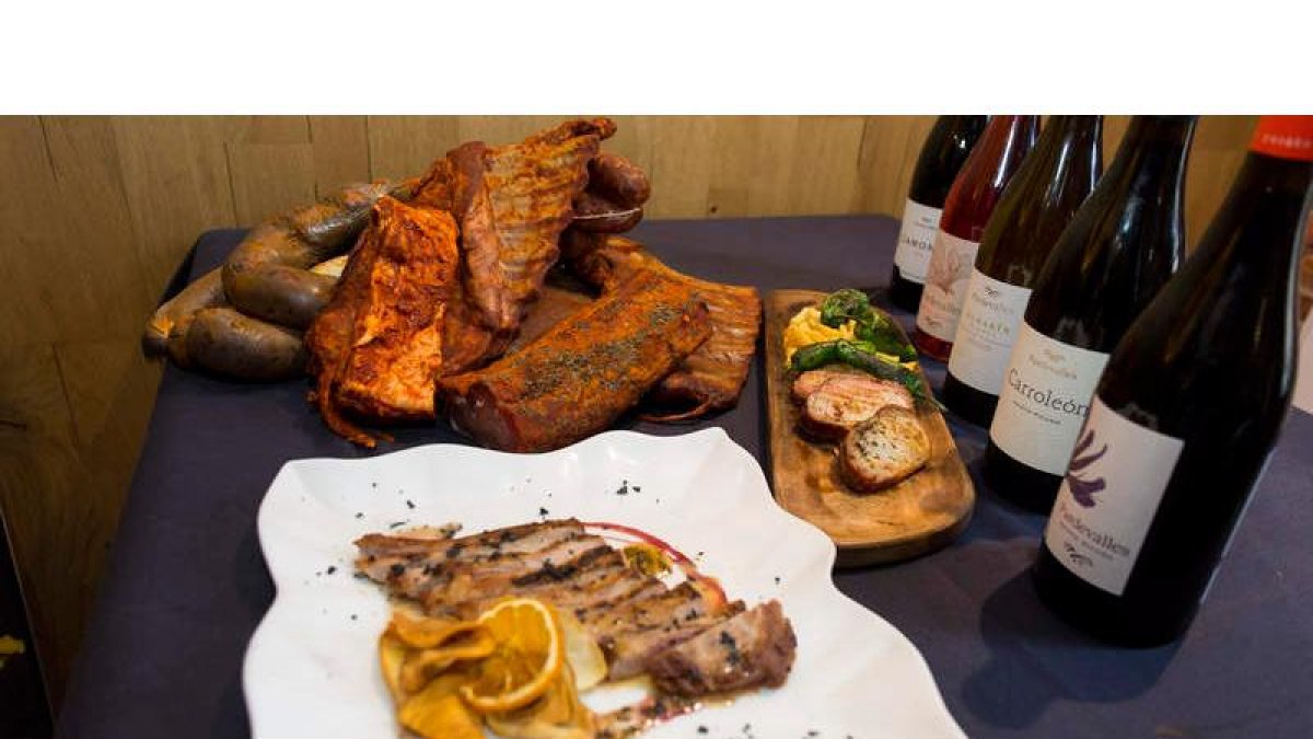 El Restaurante El Calecho se encuentra en la plaza San Martín 9 de la capital leonesa. El teléfono de reservas es el 987 25 42 87. Las Jornadas de La Matanza se celebran del 3 al 12 de noviembre.