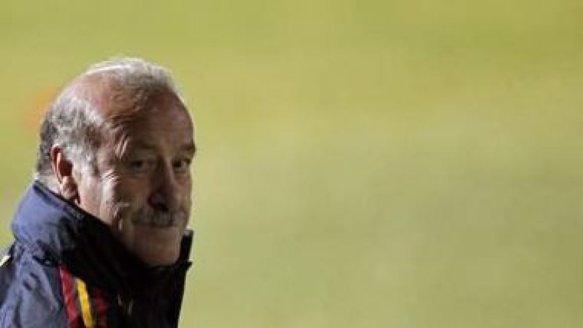 El relajado rostro del técnico Vicente del Bosque en el entrenamiento de ayer