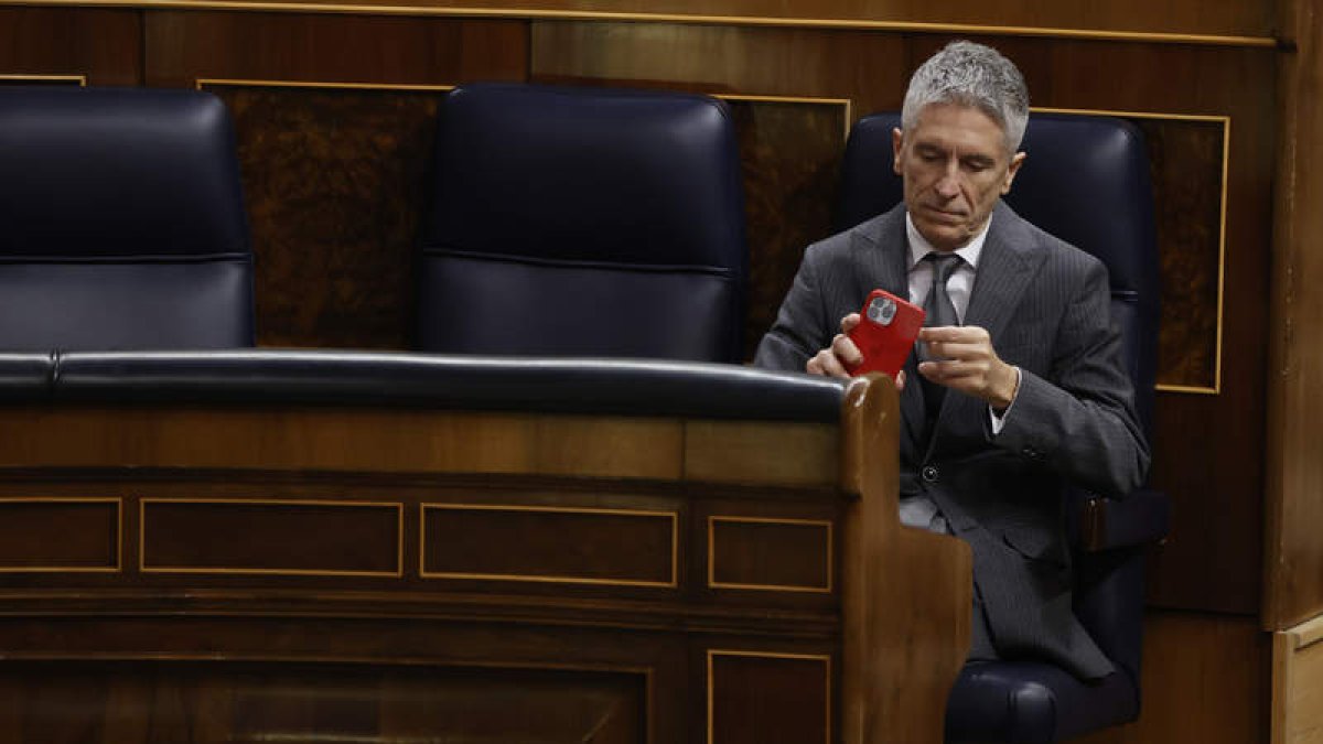 El ministro de Interior, Fernando Grande Marlaska, ayer, en el Congreso. J. C. HIDALGO