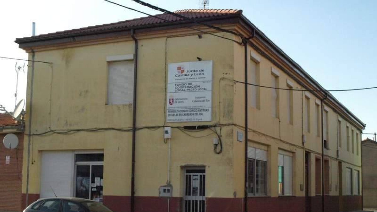 Imagen del edificio de las antiguas escuelas en el que se construirá el centro cívico.