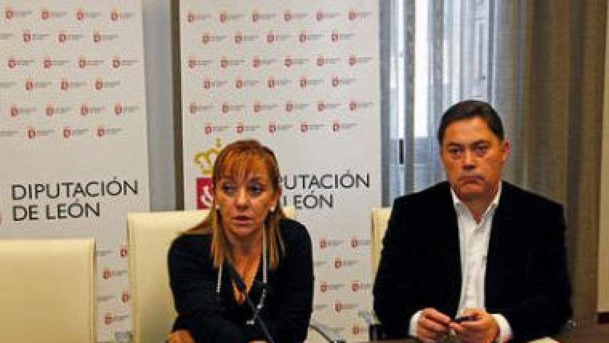 Carrasco y Martínez Barazón en la presentación del viaje.