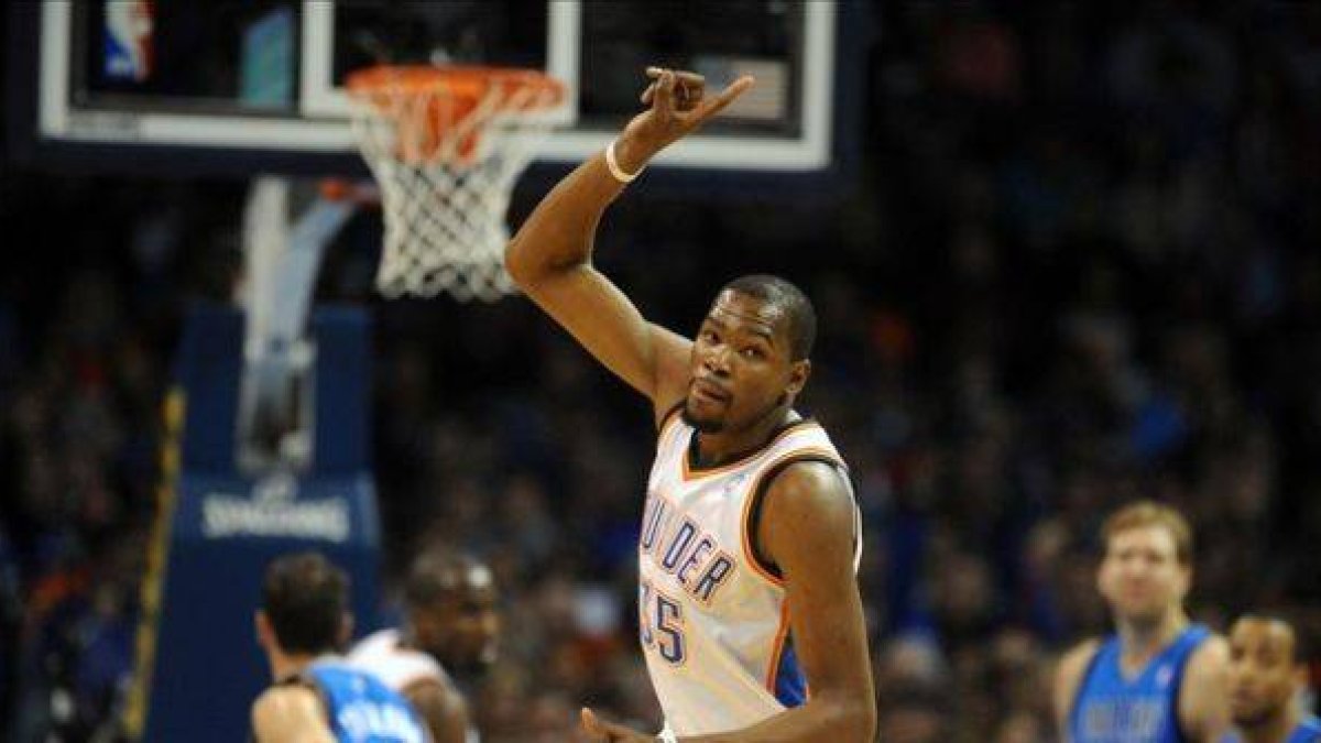Kevin Durant celebra una de sus canastas ante los Bulls.