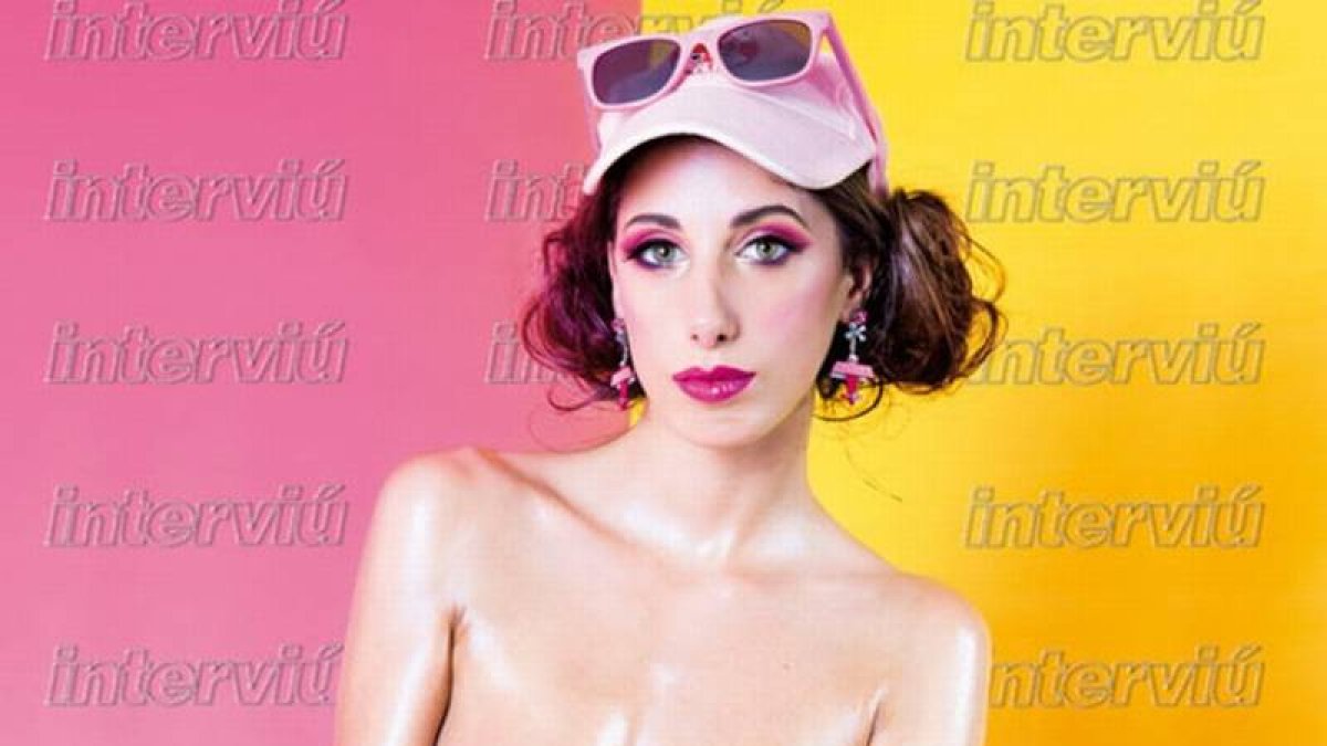 La catalana Judit Benavente, Miss Facebook, en una foto de 'Interviú'.