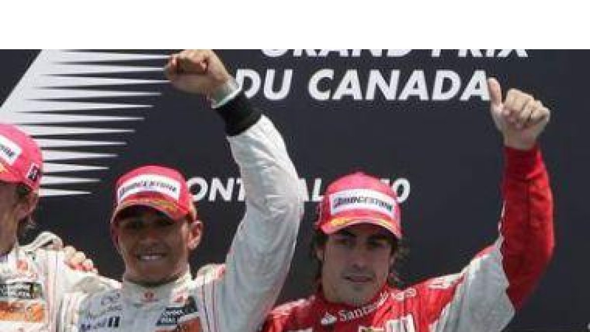 La relación siempre tensa que mantienen Alonso y Hamilton se ha reabierto.