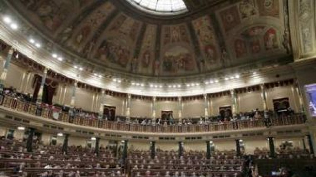 Vista del Congreso de los Diputados, donde el martes votarán los grupos políticos.
