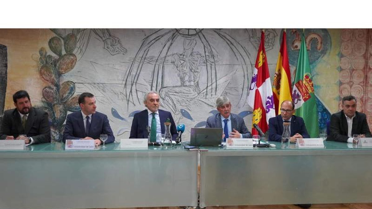 Fernández, Fernández, Muñoz, Marín, Polanco y Carro. J. NOTARIO