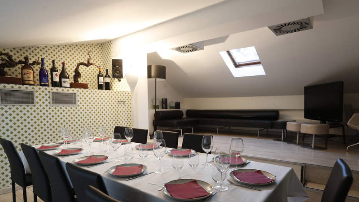 El Restaurante 19 Reyes se encuentra en la plaza San Marcelo 15 (León). Teléfono 987 101 262. Abre de martes a domingo. Las jornadas se extenderán hasta el próximo 24 de marzo.