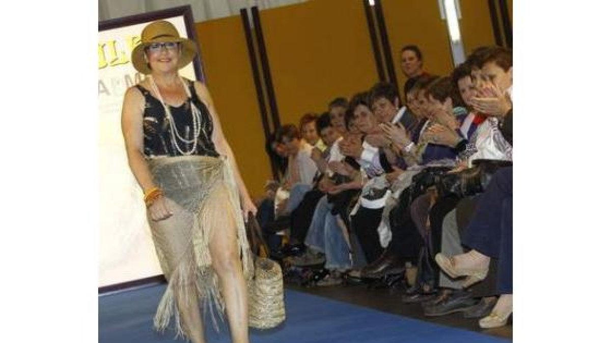 Un momento del desfile de Almon en El Corte Inglés.