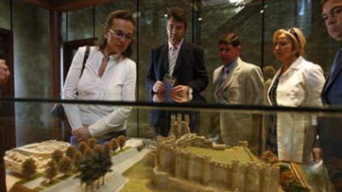 Aunque ya lleva varios meses abierto, Luisa Herrero inauguró ayer de forma oficial el museo coyantin