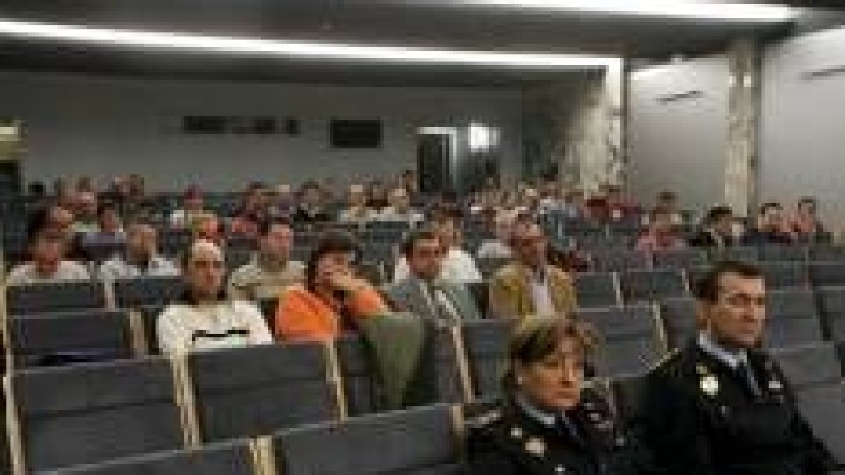 Alrededor de 150 agentes están inscritos en el seminario que cerrará sus ponencias en el día de hoy
