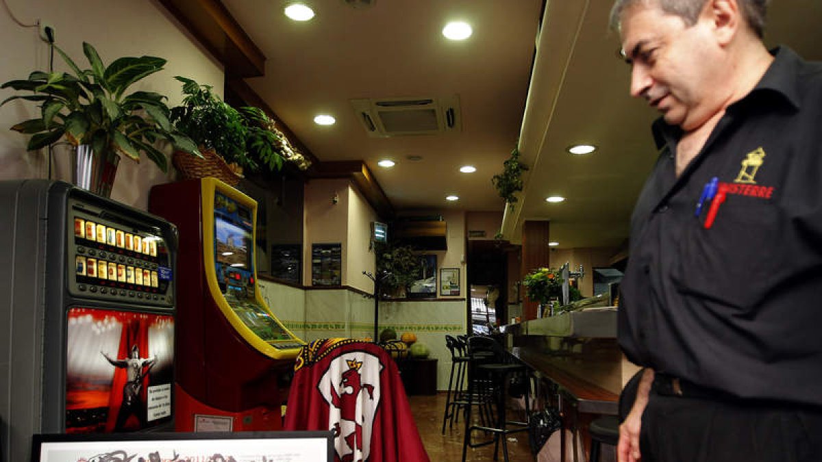 Agustín Rodríguez Panero ejerce de maragato y forofo ademarista en Madrid