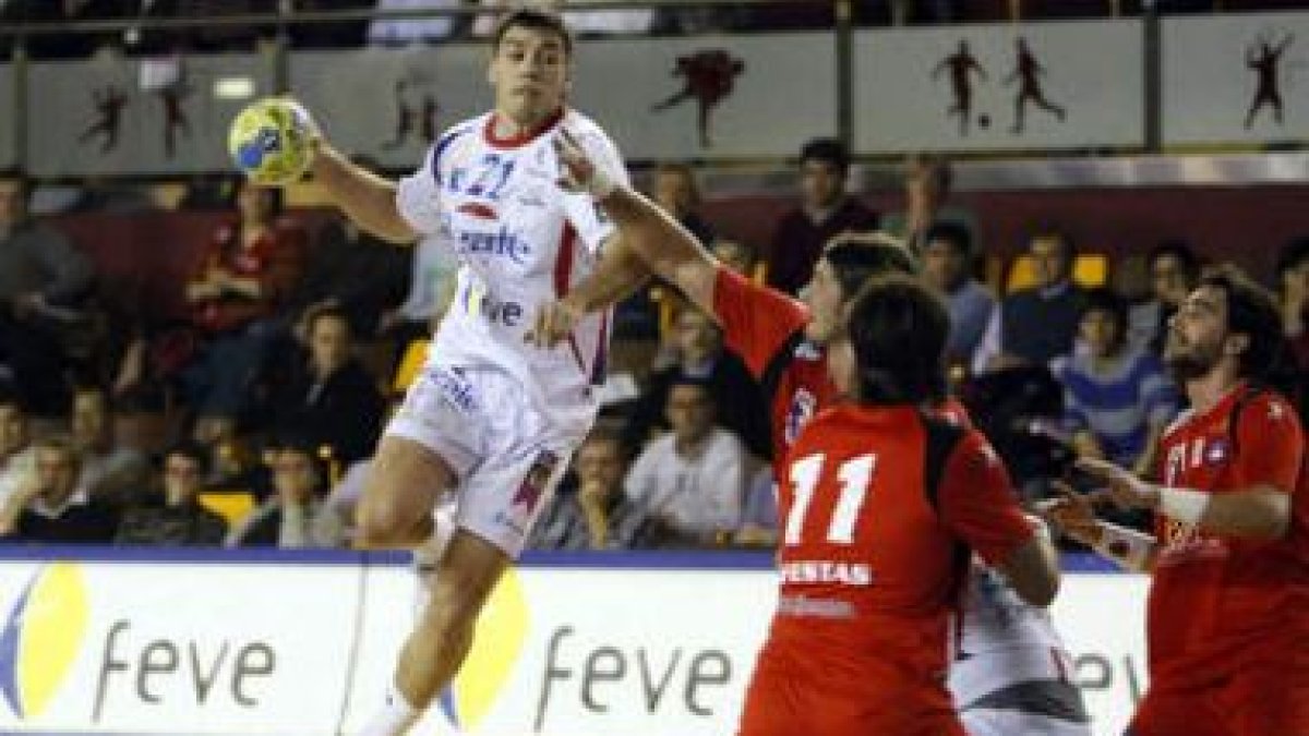 Aguirrezabalaga no estuvo fino en el ataque