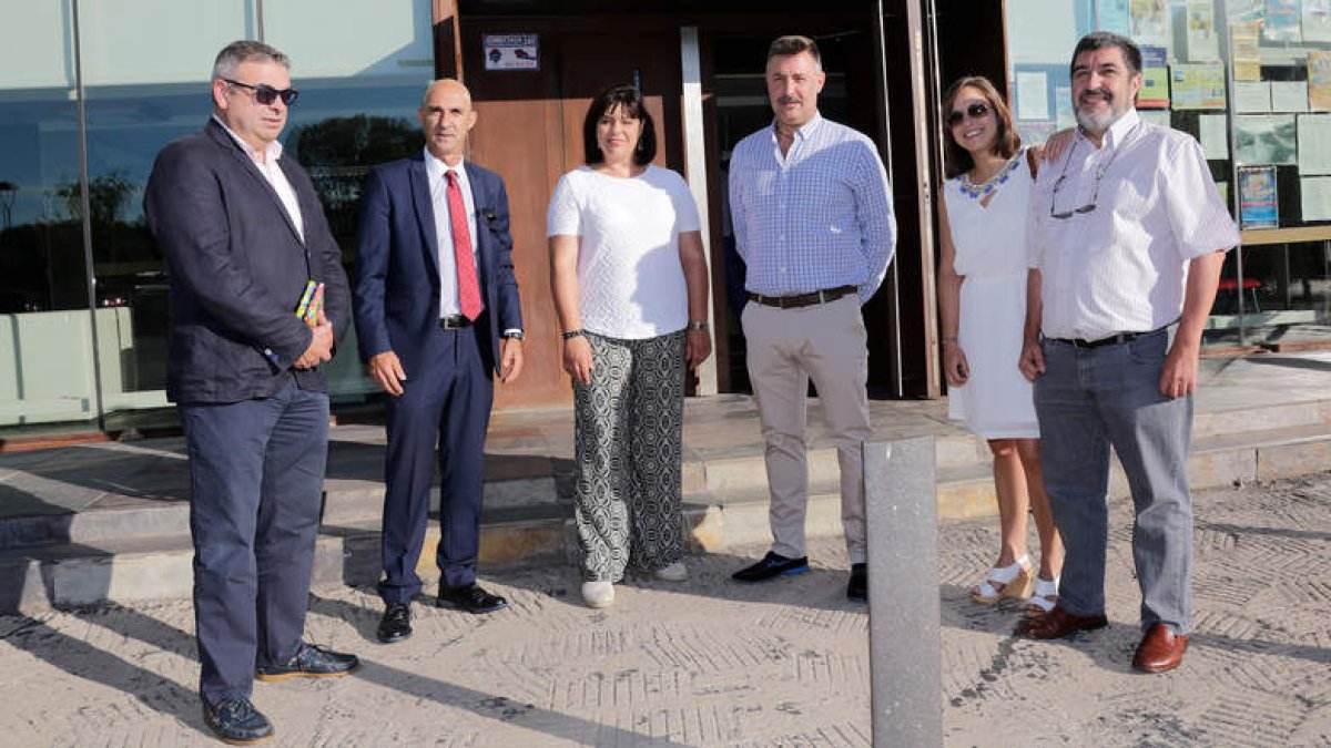 Justo y Juan Carlos Fernández, Ordóñez, Llamazares, Gemma Villarroel y Manuel Mitadiel. SECUNDINO