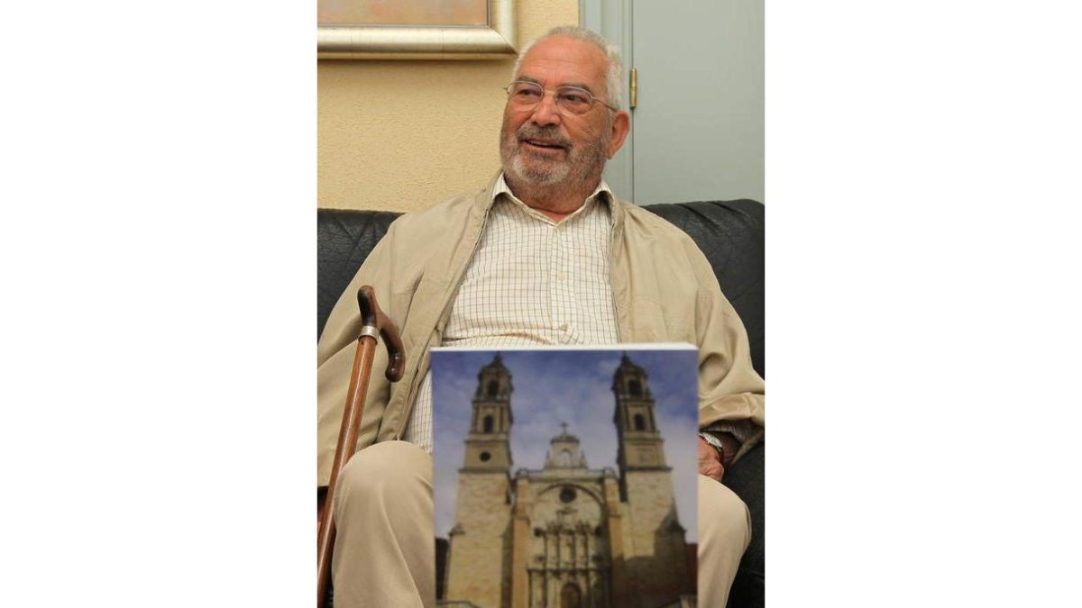 El catedrático emérito José Fernández Arenas.