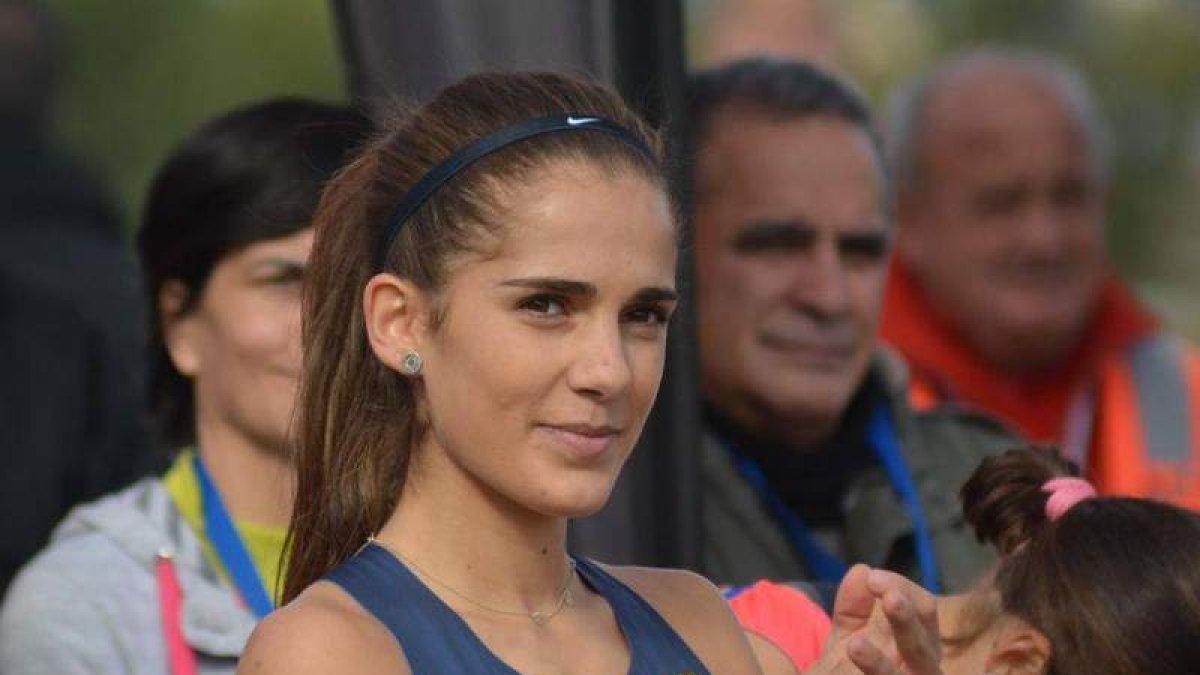 Marta García adorna su título en 10.000 logrando otras dos mínimas para el Europeo. DL