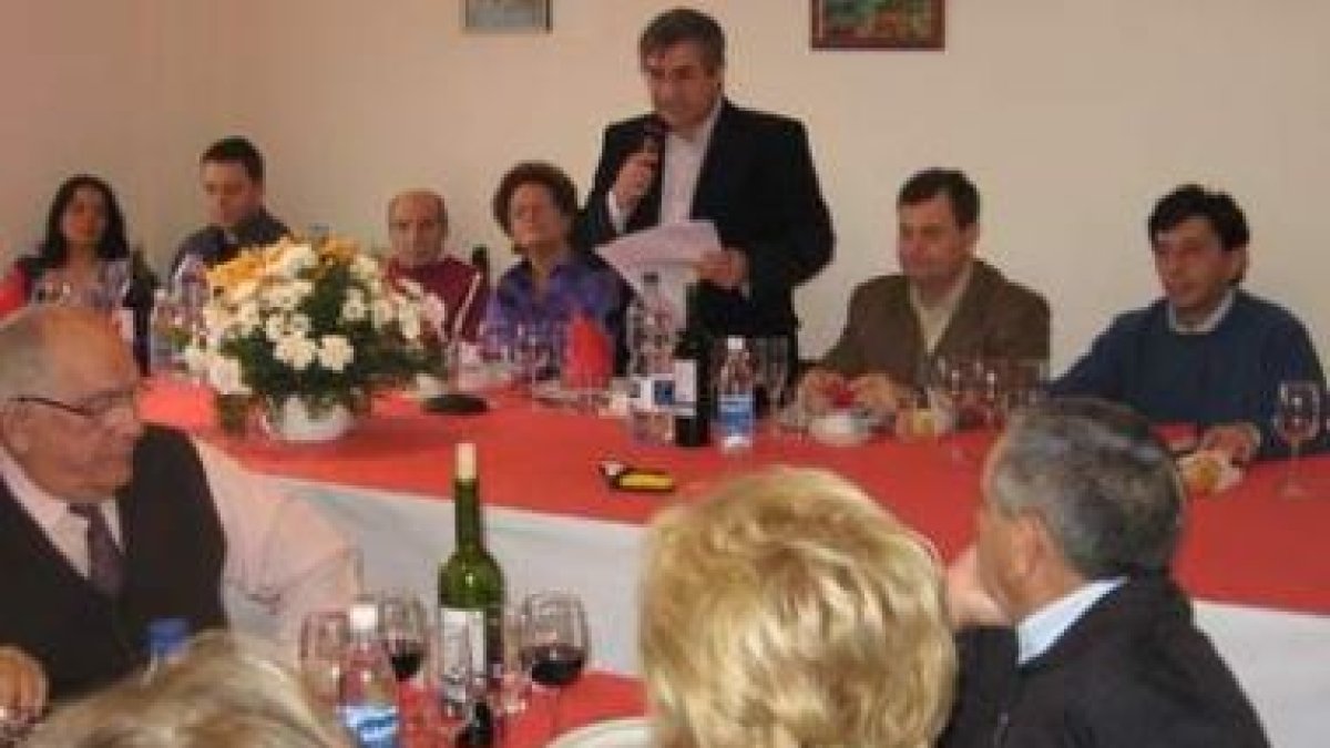 Albares de la Ribera tomó ayer el turno de los eventos gastronómicos relacionados con el botillo del