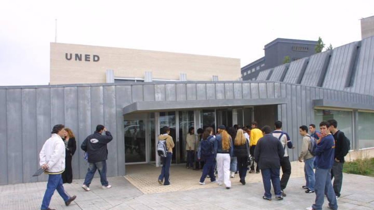 Imagen de la sede de Uned en Ponferrada