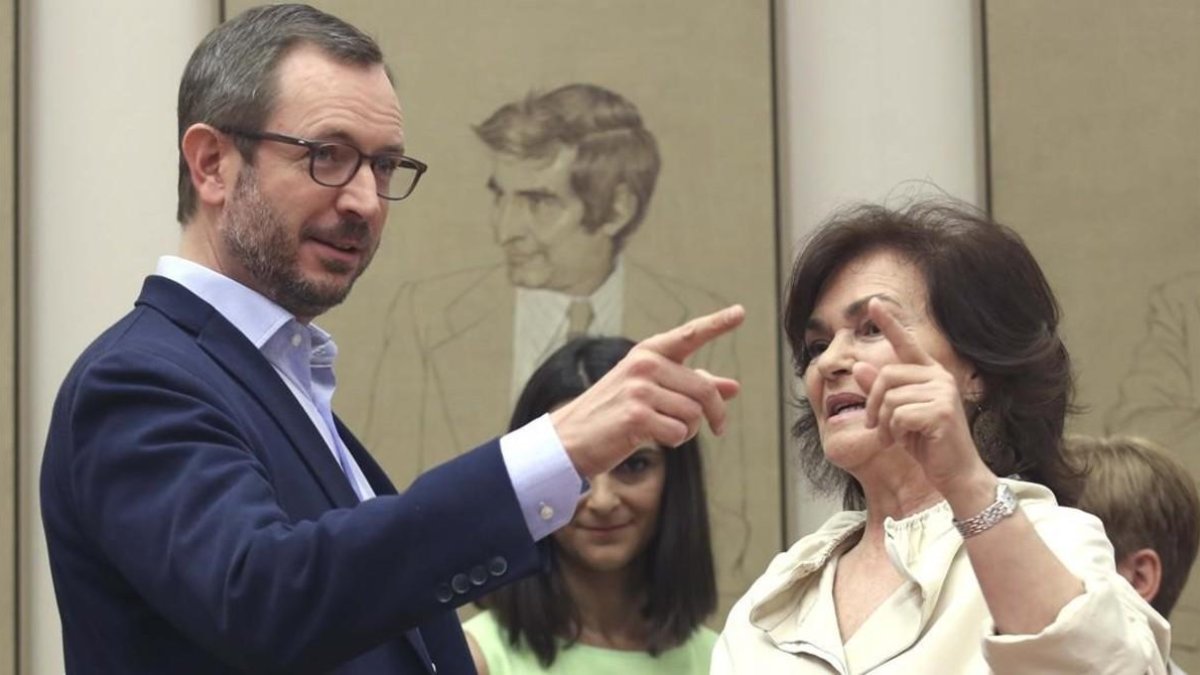 Comisión de Igualdad en el Congreso de los Diputados, con la ministra Carmen Calvo.
