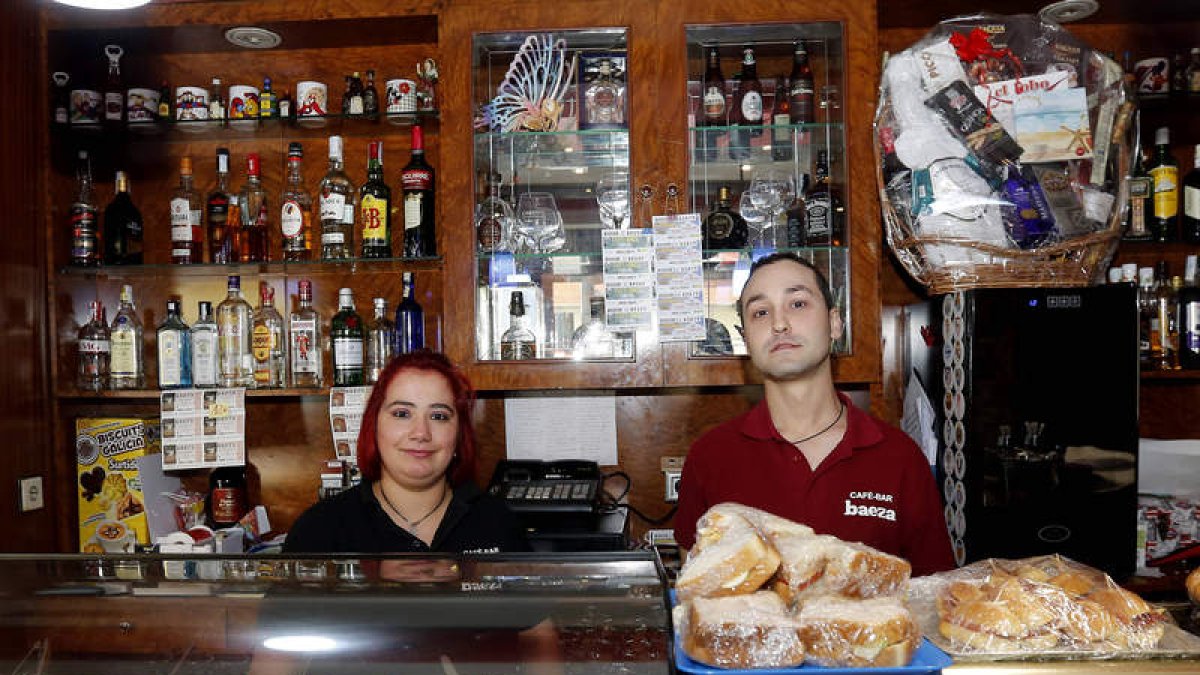 Los interesados pueden llamar al número de teléfono 987 079 392. El bar Baeza se encuentra en la calle Pendón de Baeza número 17.