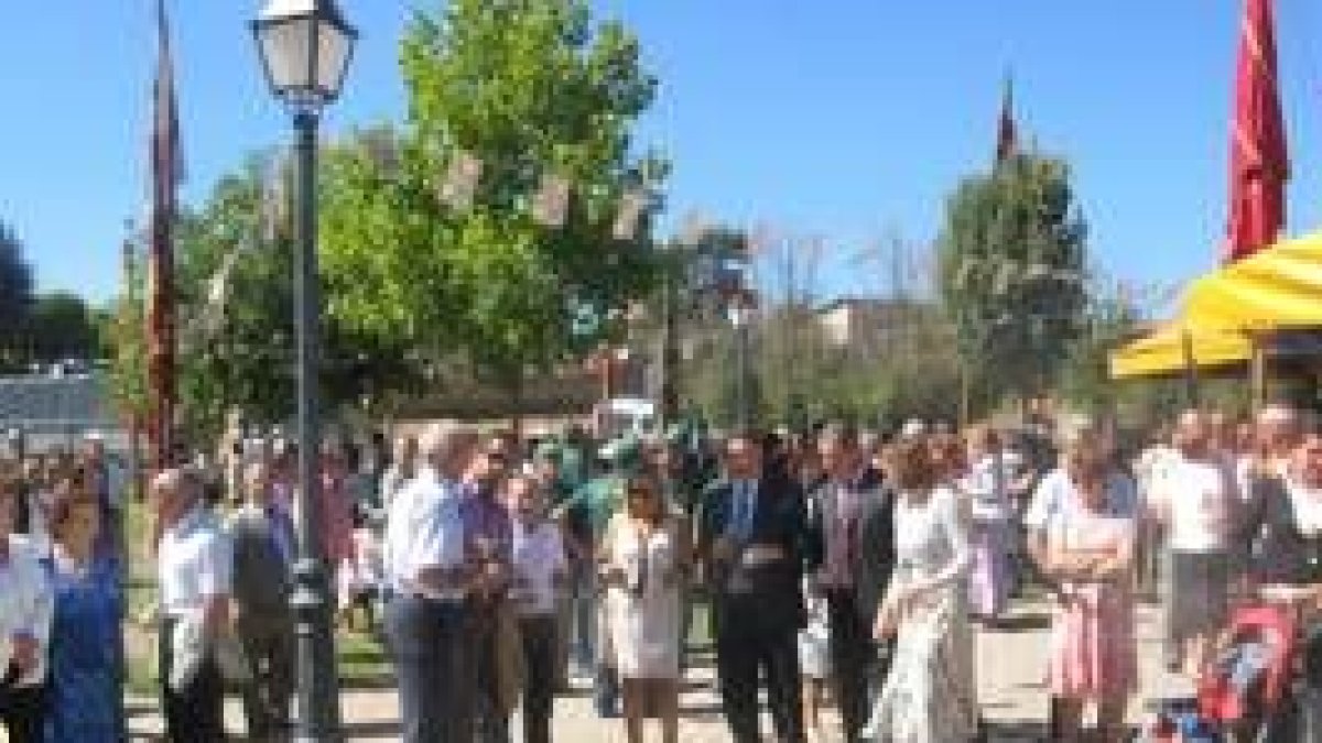 La presidenta de la Diputación y el alcalde de Cuadros presidieron los actos del día grande festivo