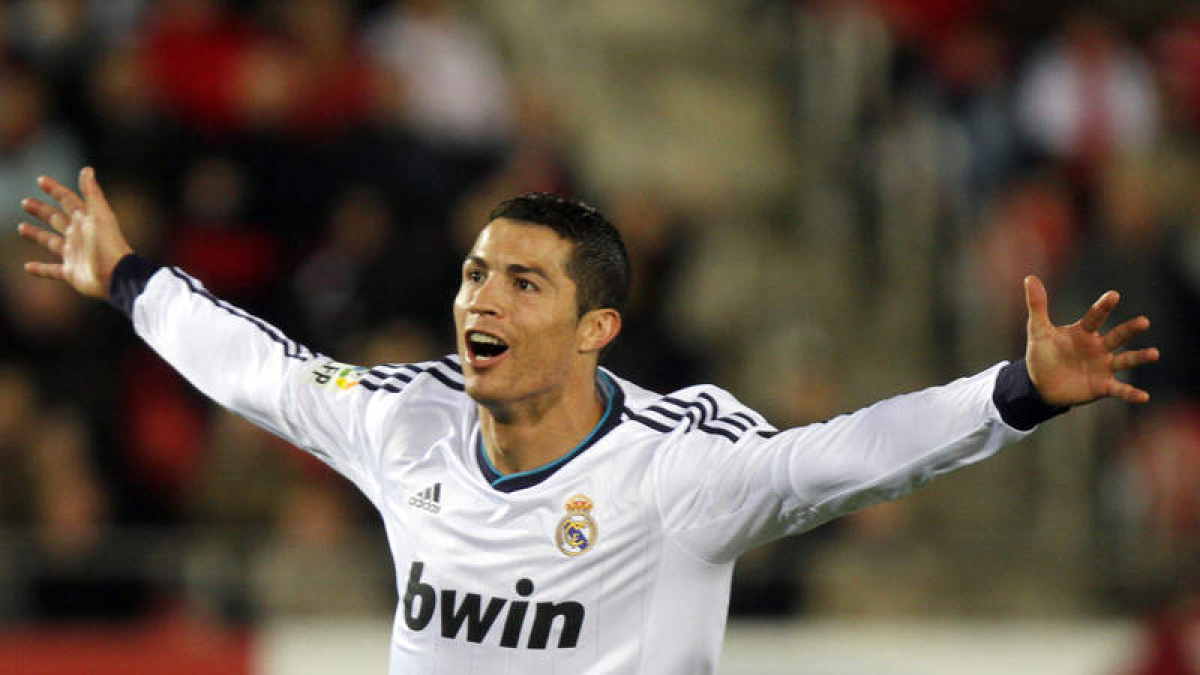 El delantero del Madrid Cristiano Ronaldo celebra su segundo gol ante el Mallorca.