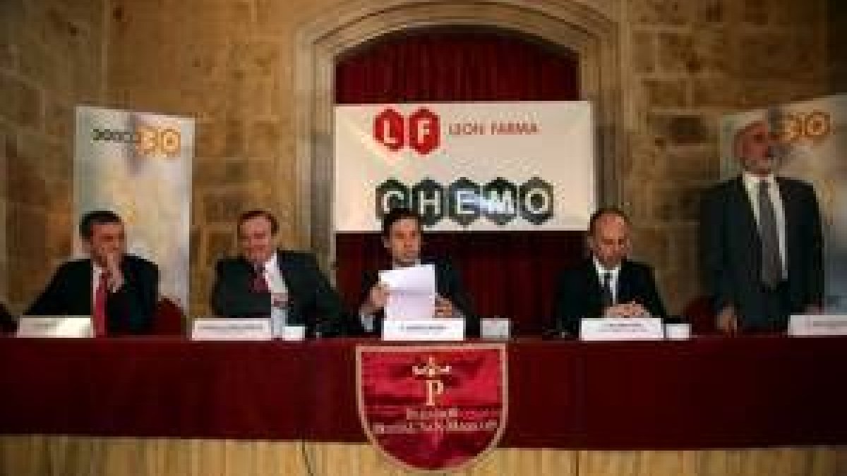 Los directivos de Chemo explicaron ayer en León las perspectivas que se abren con la nueva licencia